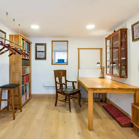 Pass The Keys Stunning Flat Within Walls Apartment