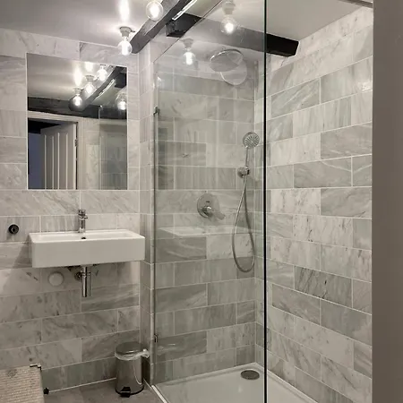 Pass The Keys Stunning Flat Within Walls