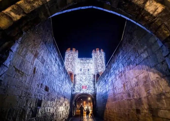 Flat 8 Bishophill Stunning 1-bed Flat Within York's Walls - Pass The Keys York