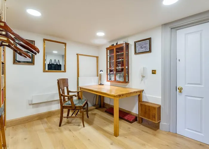 Flat 8 Bishophill Stunning 1-bed Flat Within York's Walls - Pass The Keys * York