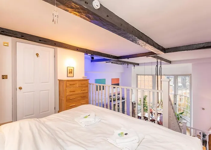 Apartment Flat 8 Bishophill Stunning 1-bed Flat Within York's Walls - Pass The Keys York