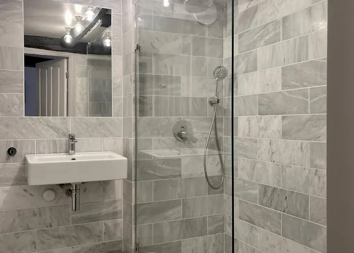 Flat 8 Bishophill Stunning 1-bed Flat Within York's Walls - Pass The Keys