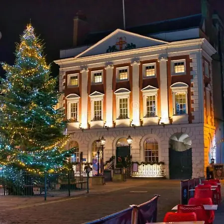 Flat 8 Bishophill Stunning 1-bed Flat Within York's Walls - Pass The Keys Appartement York